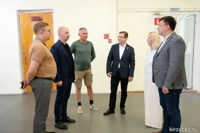 Борис Веснин оценил качество и сроки выполнения ремонта в образовательных учреждениях областного центра.