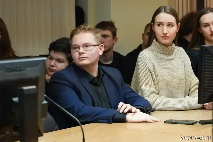 Закон на службе государства: студенты ВятГУ встретились с председателем Заксобрания Кировской области