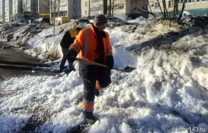 Прошлой ночью с улиц Кирова вывезли 38 куб. м мусора