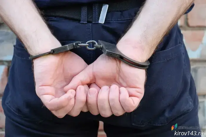 Rosgvardiya officers detained four hooligans in bars and shops in Kirov.