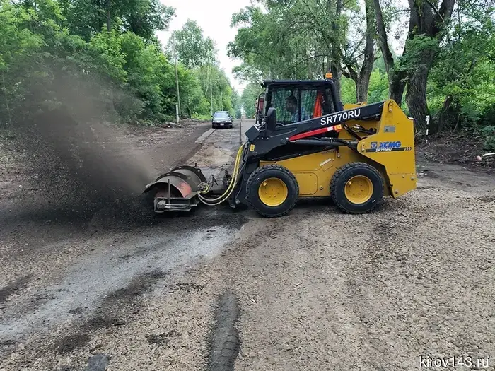 Road milling has begun in Kirovo-Chepetsk.