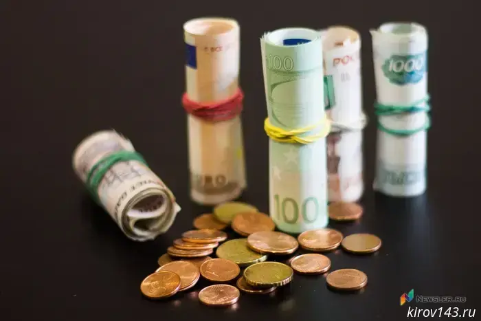 A third of Kirov residents collect money.