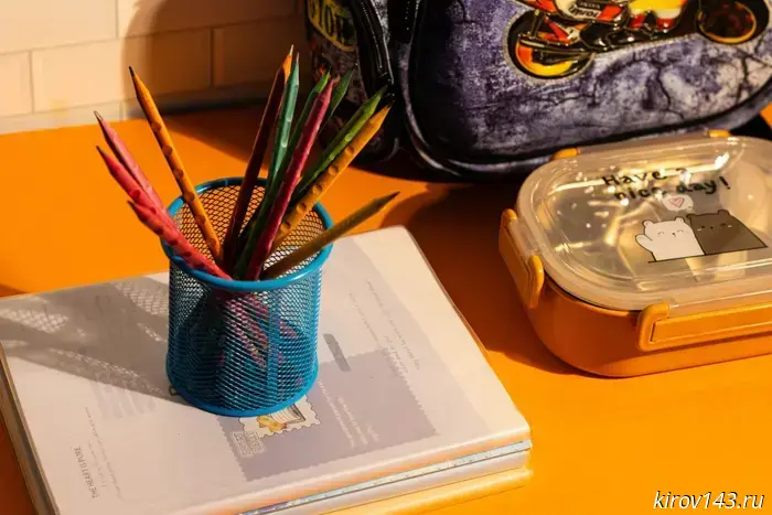 A charity drive to gather children for school has started in Kirov.