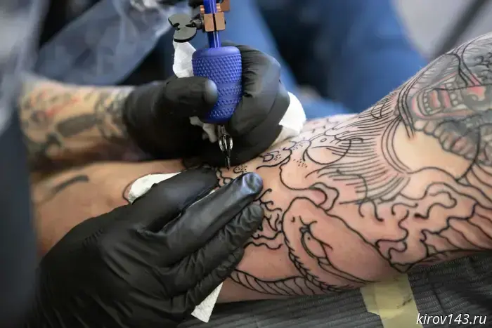 Rospotrebnadzor explained who can receive Botox injections and who can get tattoos.