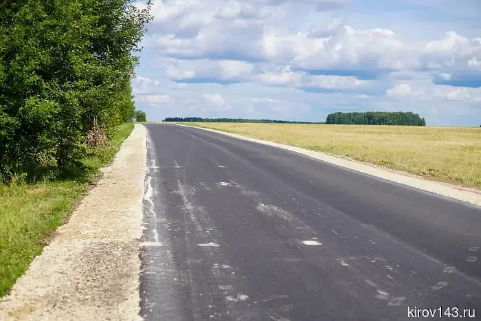 Более 2 км дороги к селу Рождественскому в Уржумском районе отремонтировали
