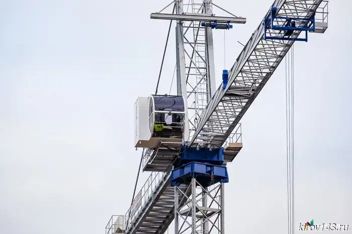 Workers are being recruited to build a school in Nolinsk.