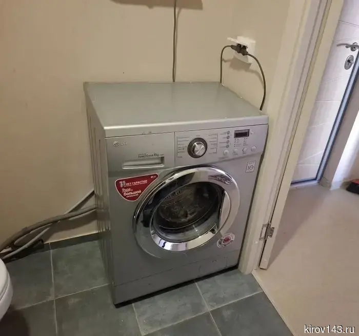 В Первомайском районе 19-летней матери-сироте оказали помощь в обустройстве квартиры для её новорождённого ребёнка.