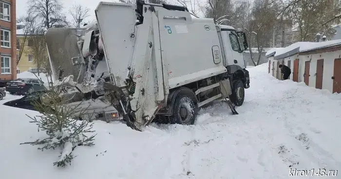 Из-за снегопадов «Куприт» вывел дополнительную мусоровозную технику