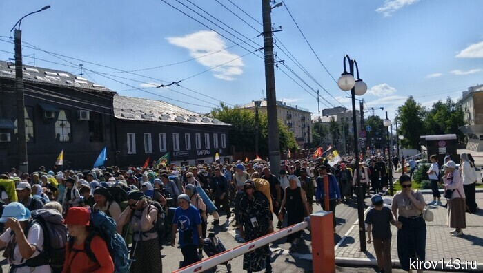 Участники Великорецкого крестного хода вернулись в Киров (фото)