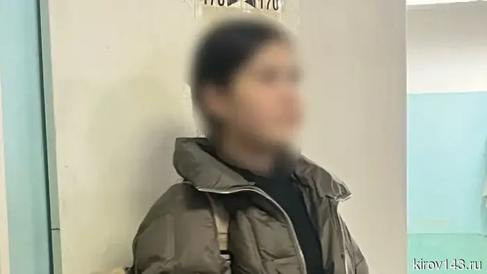 20-летняя жительница Кирова «работала» на наркотическую группу и была задержана спецслужбами с большой партией.