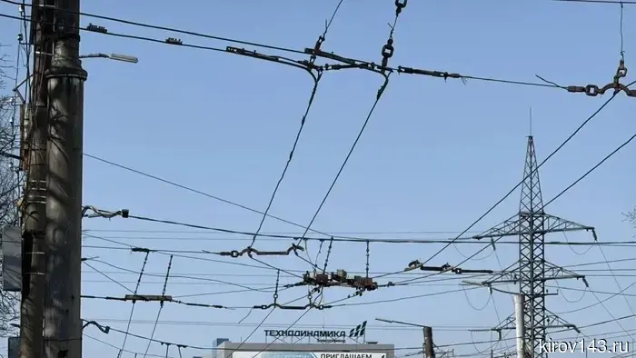 В Кирове проводят сезонную вытяжку троллейбусных проводов