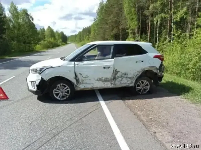 Два человека погибли в субботу в Оричевском районе в результате массовой аварии.