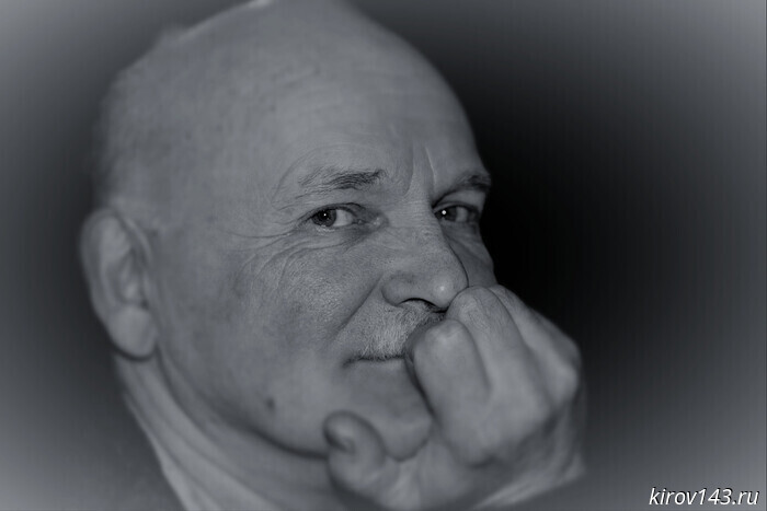 According to scientists, on the night of November 6 the Sun produced a second major plasma ejection (we wrote about the first one here), at level M8.65, directed toward Earth. Its speed is estimated at roughly 1,000 kilometers per second. This flow will catch up with and partially absorb the previous one, forming a single cloud that will strike the planet’s magnetosphere on Friday, November 7.

"If the calculations are confirmed, we will face a G4-level storm, and possibly an even higher level — G5. This is the strongest degree of magnetic disturbances," the laboratory’s specialists note.

By the morning of November 6 the geomagnetic index had reached G2–G3 values, corresponding to moderate and strong storms. At the same time, plasma from the first flares that occurred 2–3 days earlier has already begun to affect Earth. According to scientists, this indicates that the ejections are occurring at increased speed and at an angle directed toward our planet.

According to forecasts, the main phase of the storm will begin on the night from Friday into Saturday and may last several days. During this period Earth’s magnetic field will experience significant strain.

Specialists at the Space Research Institute of the Russian Academy of Sciences (IKI RAN) note that the "strike" will be grazing — the main mass of plasma will pass by Earth, but peripheral parts will still touch the planet. However, scientists warn that such calculations have repeatedly proven to be too optimistic.

According to specialists, the flares observed in recent days are among the most powerful in recent years. They could lead to bright auroras, disruptions to communications, navigation and satellite operations.