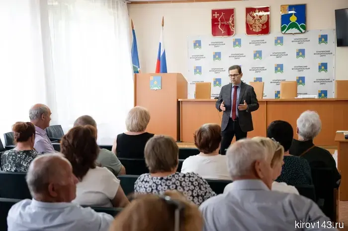 Veterans of the Opalinsky district thanked Boris Vesnin for the "Good Harvest" campaign.