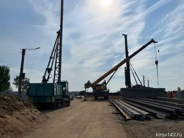 Construction of a tunnel under the Trans-Siberian Railway continues in Kirov.
