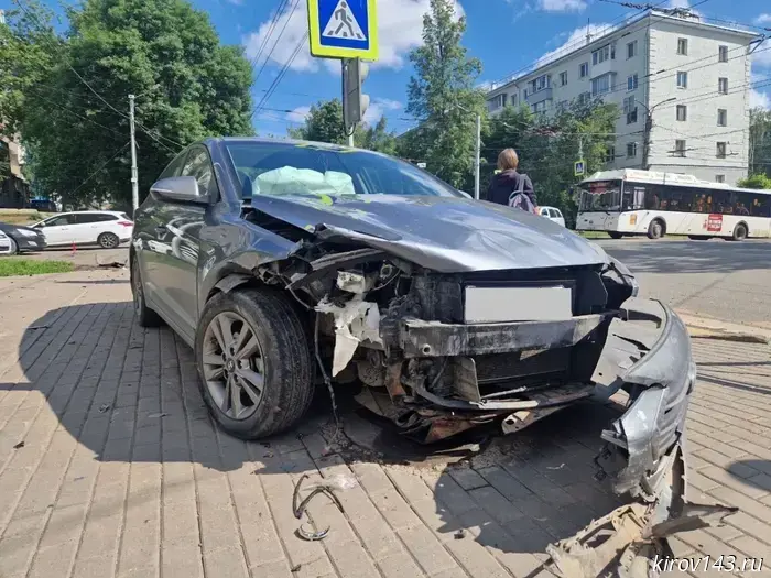 Three people were injured in an accident in Kirov during the day.