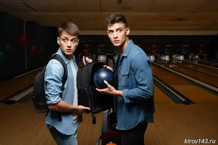 In Kirov, they caught thieves stealing a bowling ball roller.
