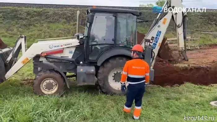 A sewer main from the 1970s collapsed in Kirov.