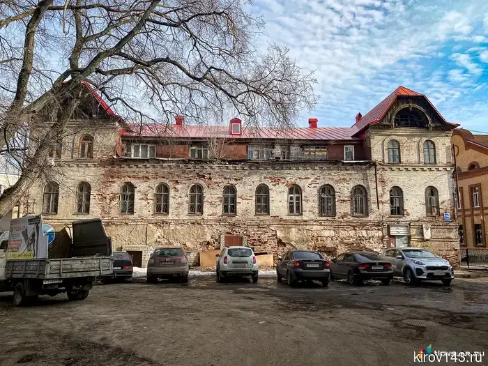 В Кирове вновь выставлена на продажу часть дома Перминова, расположенного на Спасской.