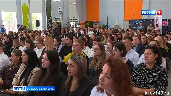 Александр Соколов провел со студентами разговор о служении Отечеству