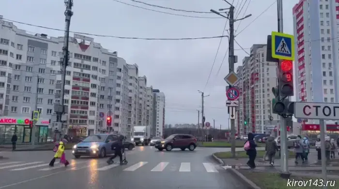 На протяжении последних суток пожарные и спасатели региона intervenировали в восьми ситуациях. В одном из случаев произошло возгорание нежилого дома в Нововятском районе Кирова.