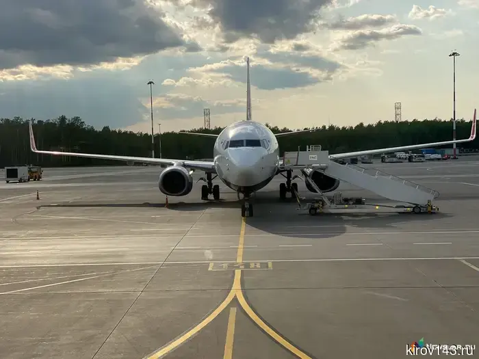 At night, restrictions on flights were introduced at "Pobedilovo".