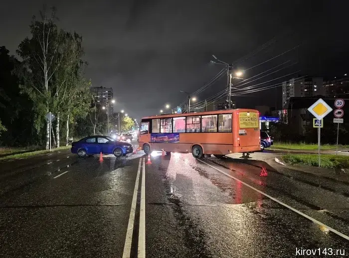 В ДТП с автобусами в Кирове пострадали 3 человека