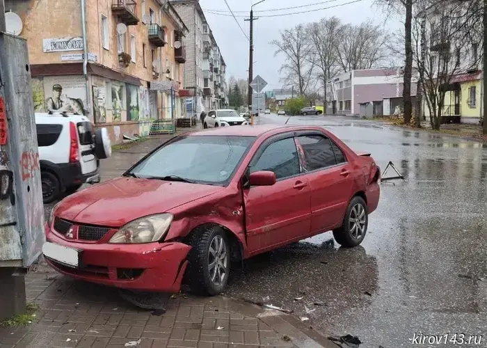 In Omutninsk, a woman and a child were injured in a collision between two cars.