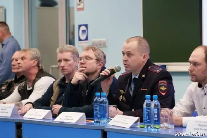 Vyatka State University has become a venue for a citywide panel discussion on road safety issues