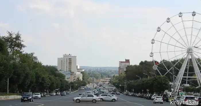 Депутаты Кирова рассмотрели вопрос о платной парковке перед цирком.