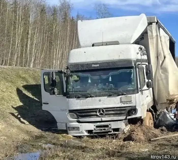В Кирове произошли 3 аварии с опрокидыванием авто.