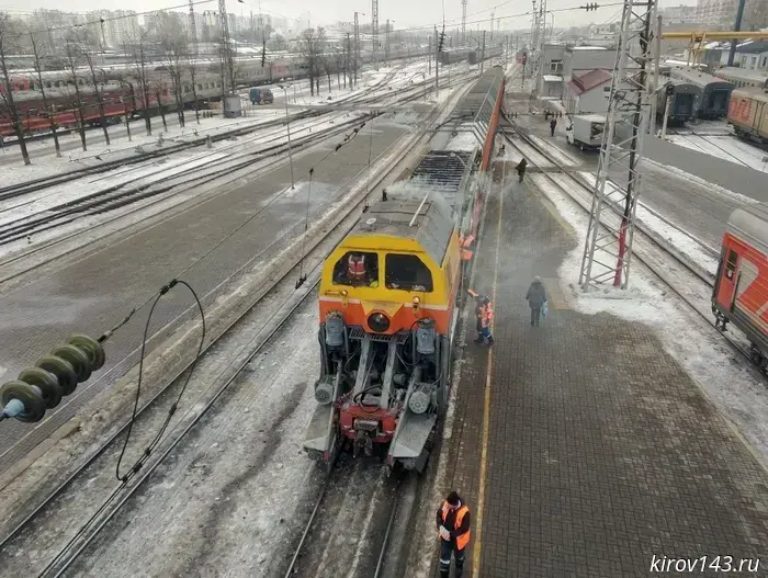 In Kirov, Russian Railways has prepared more than 20 snow-clearing machines.