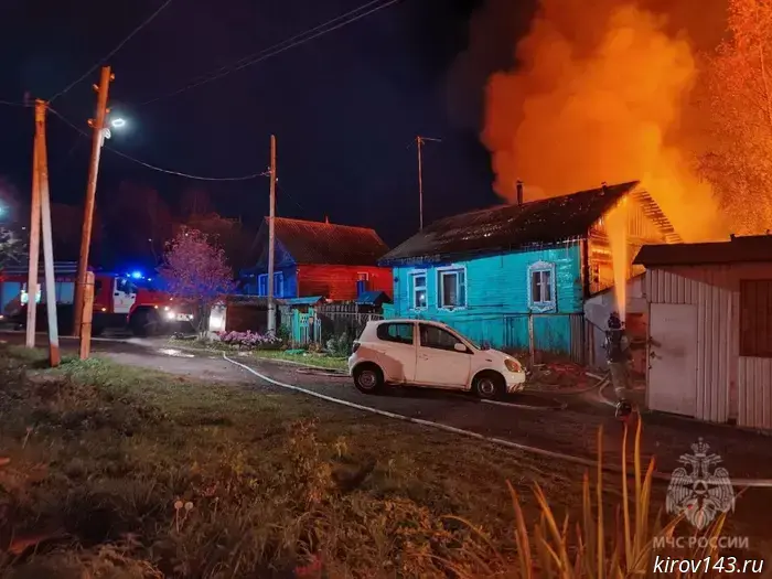 In Kirovo-Chepetsk, a two-apartment house burned down.