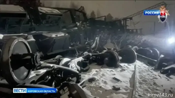 В Оричевском районе продолжают устранять последствия крушения двух десятков вагонов грузового поезда