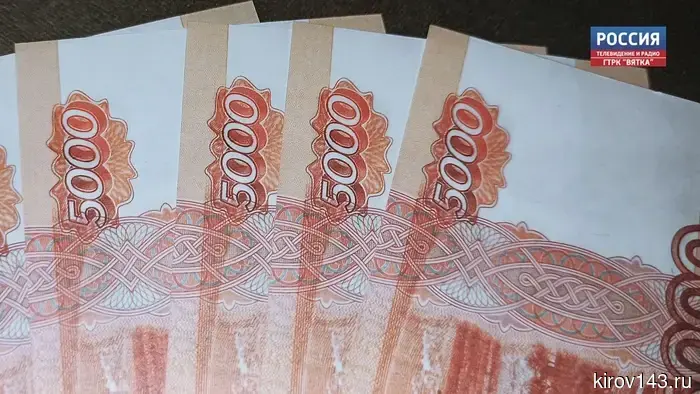 Под предлогом смены входных дверей кировчанка чуть не лишилась почти полумиллиона