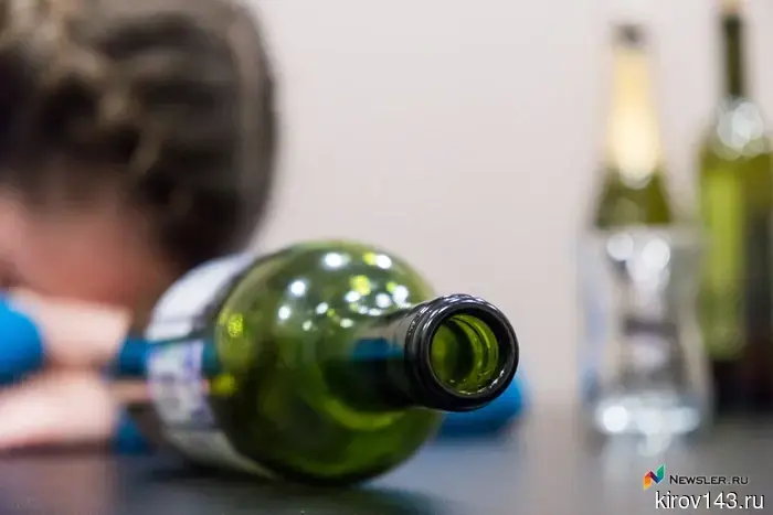 The seller in Kirov will be fined for selling alcohol to a teenager.
