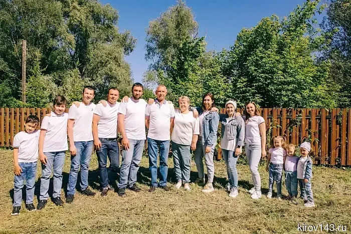Жители Кировской области одержали победу во Всероссийском конкурсе «Семья года – 2026»