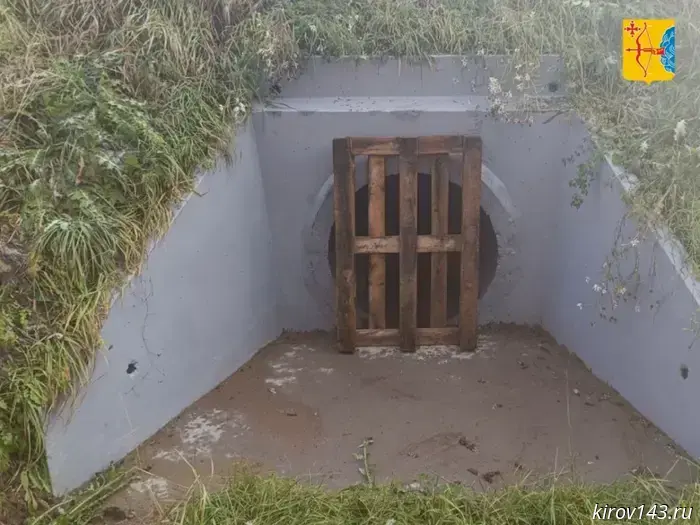 Road workers began preparing pipes for the winter.