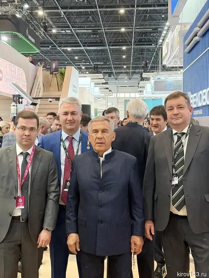 Рахим Азимов принимает участие в работе выставки «Иннопром. Центральная Азия»