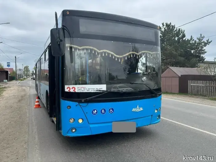 В Кирове на улице Павла Корчагина пострадали пассажиры автобуса.