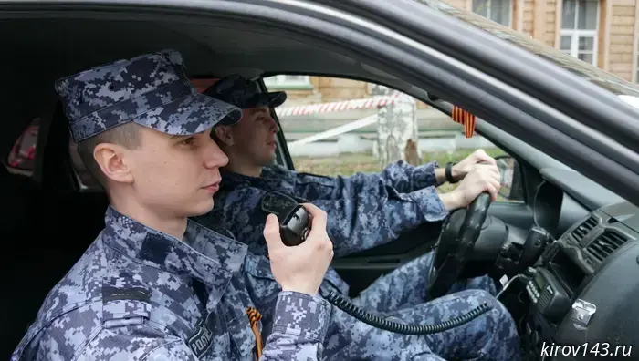 A man suspected of stealing coffee and chocolate from a store was detained in Kirov.