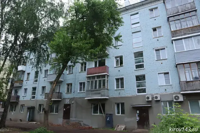 In Kirov, residents of the house on Vorovsky street are afraid of an insect invasion