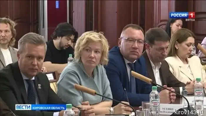 Александр Соколов и депутат Андрей Березин провели встречу с предпринимателями из Кирова.
