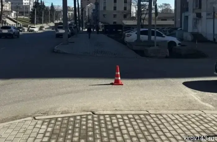 В Кирове ищут водителя, который на улице Комсомольской сбил 9-летнего пешехода.