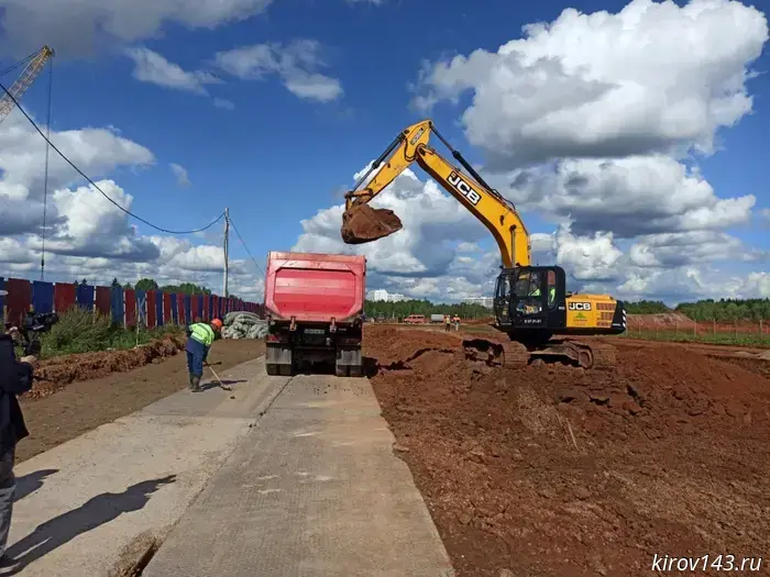A section of Anzhelia Mikheeva Street is being built in Urvantsevo.