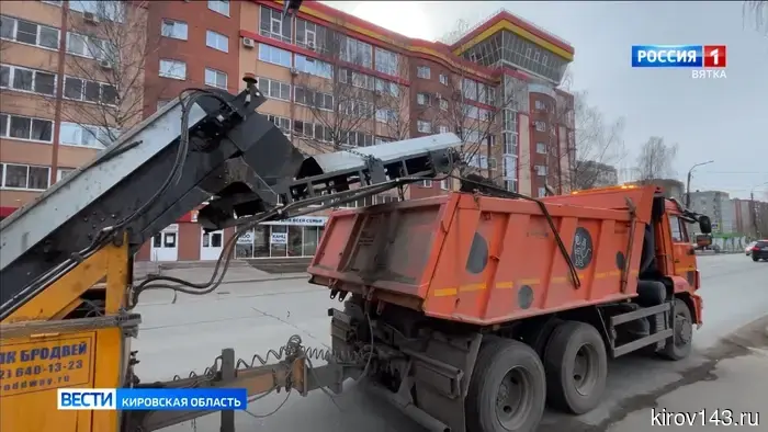 С улиц Кирова после схода снега убрали полторы тысячи тонн смета