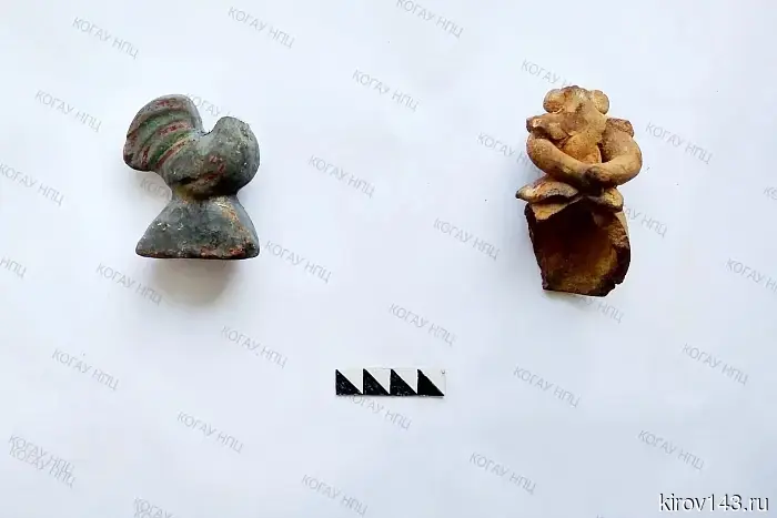 Археологи изучают находки Вятского кремля, сделанные во время реконструкции газопровода.