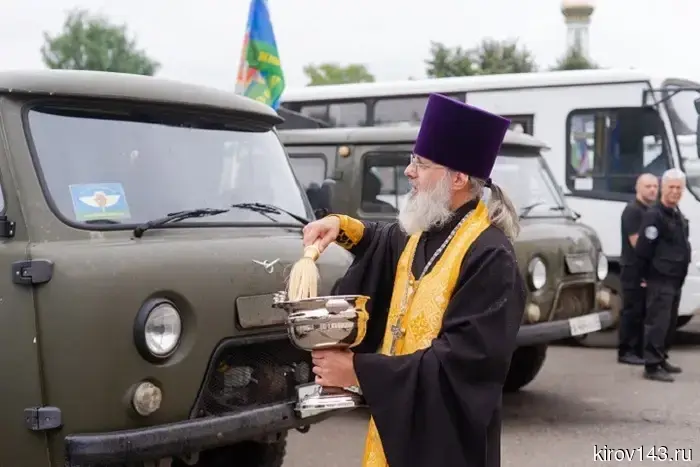 The 99th humanitarian convoy has departed from Kirov to the front lines.