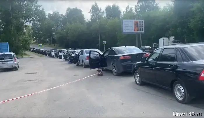 "Waiting for 5-8 hours": drivers in Kirov talked about the real queues at gas stations