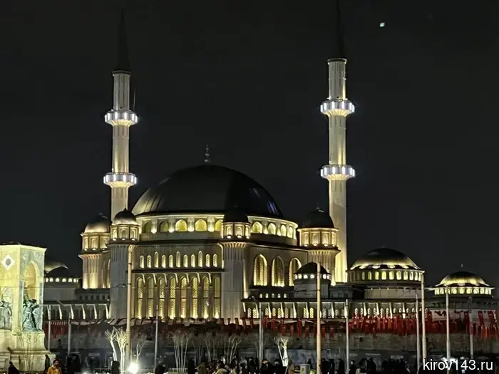 Вместо Дубая: какие направления выбирают туристы в условиях конфликта и какова цена отдыха весной